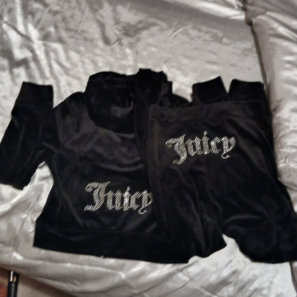 Juicy Couture Track Suit - Picture 8 of 15